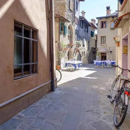 Apartment 2 Bedroom Cozy In *