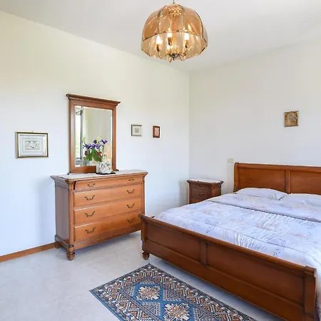 2 Bedroom Cozy In Apartment