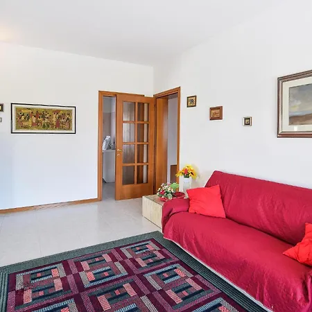 2 Bedroom Cozy In Apartment *