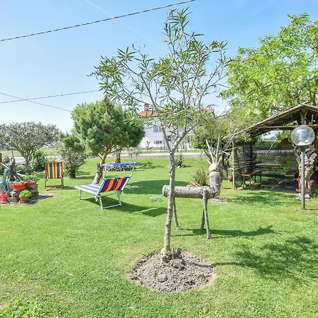 Apartment 2 Bedroom Cozy In Grado