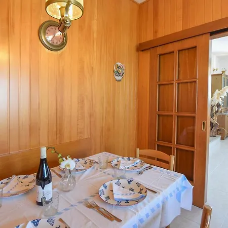 2 Bedroom Cozy In Grado