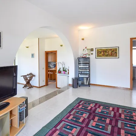 2 Bedroom Cozy In